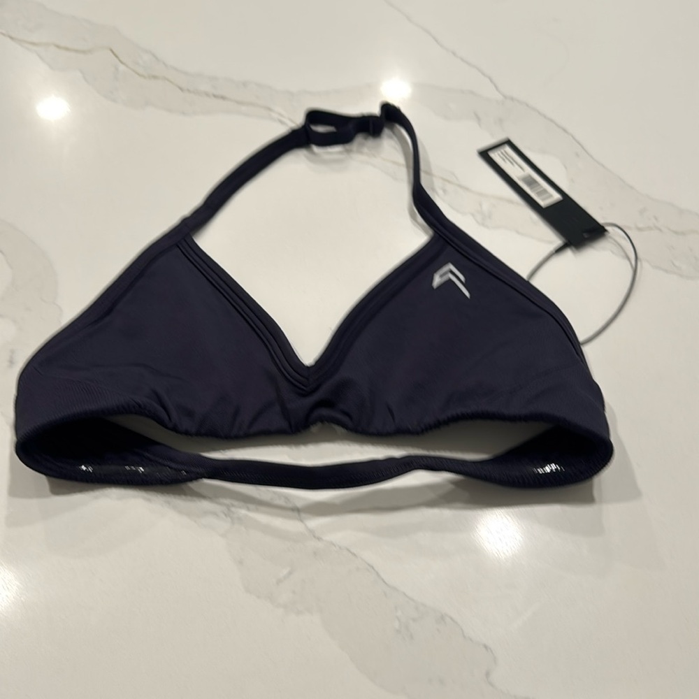 EnhanceLift Seamless Minimal Halter Neck Bralette
Never Worn. Tags Attached
